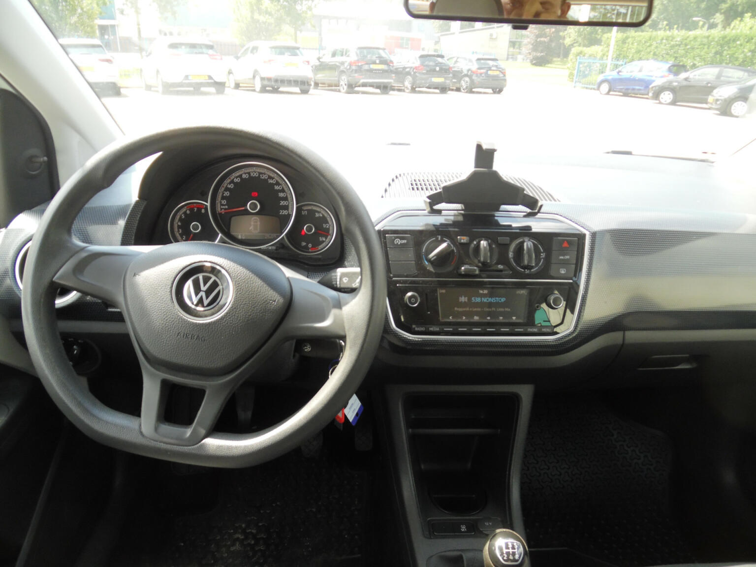 Volkswagen-up!-12