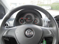 Volkswagen-up!-11