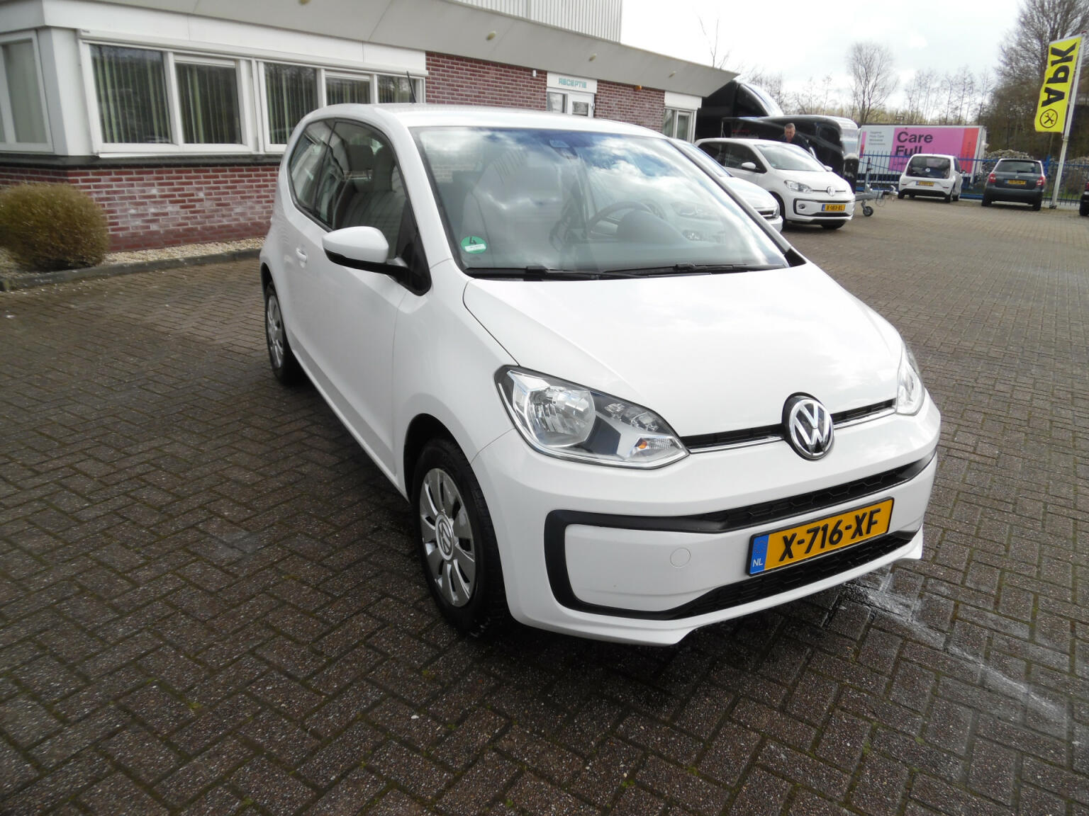 Volkswagen-up!-2